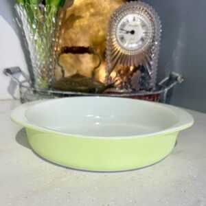 Vintage Pyrex Lime Green Round Cake dish
